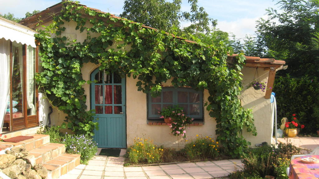 Chambre D'Hotes Oeuil De Bouc Madiran Стая снимка